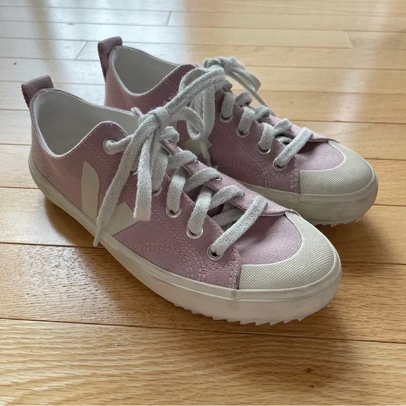 Veja Nova Canvas Sneaker in pink - Picture 2 of 6